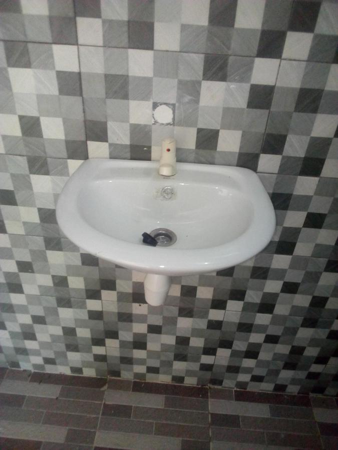 Kuta  Ariata Arya Hostel מראה חיצוני תמונה